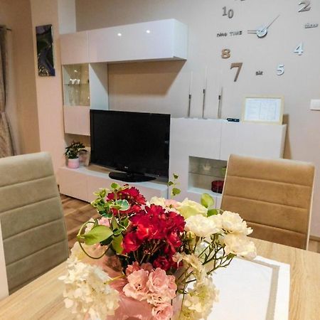 Apartman Lara Otocac Exterior photo