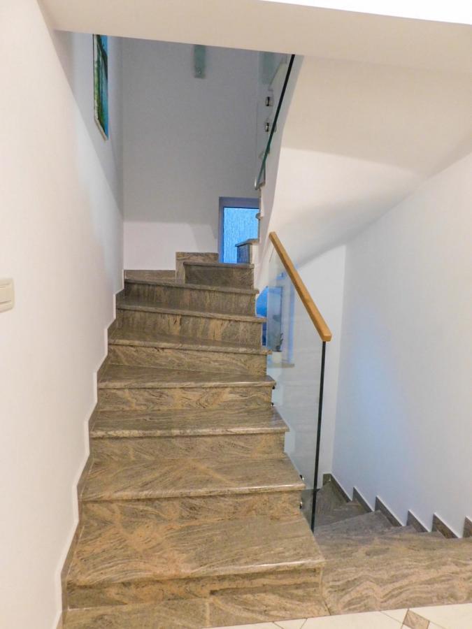 Apartman Lara Otocac Exterior photo