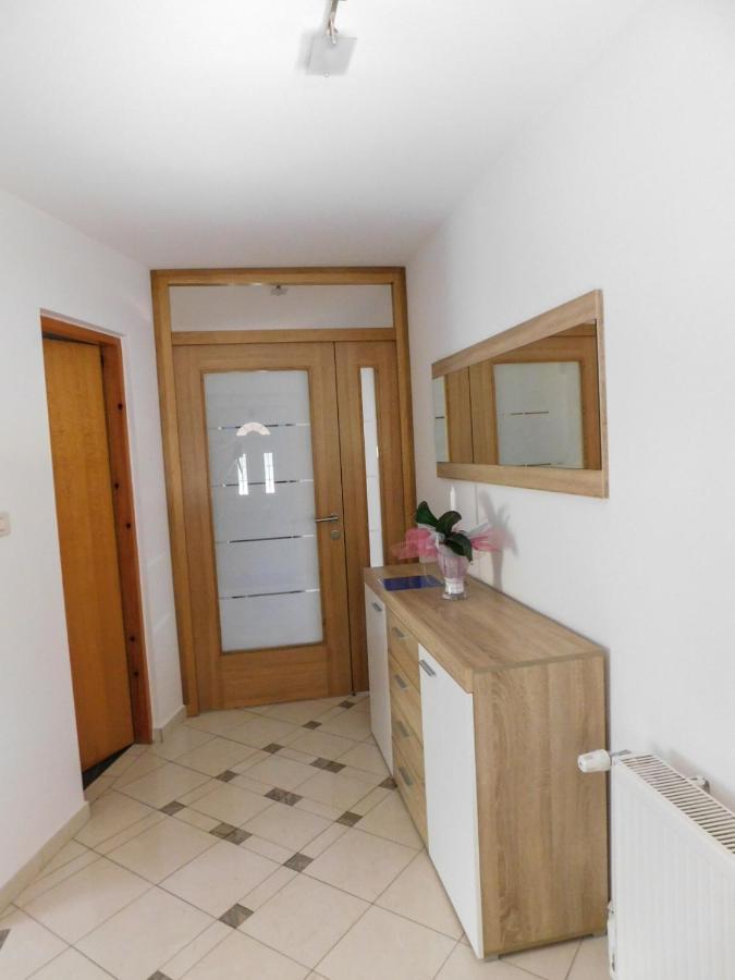 Apartman Lara Otocac Exterior photo