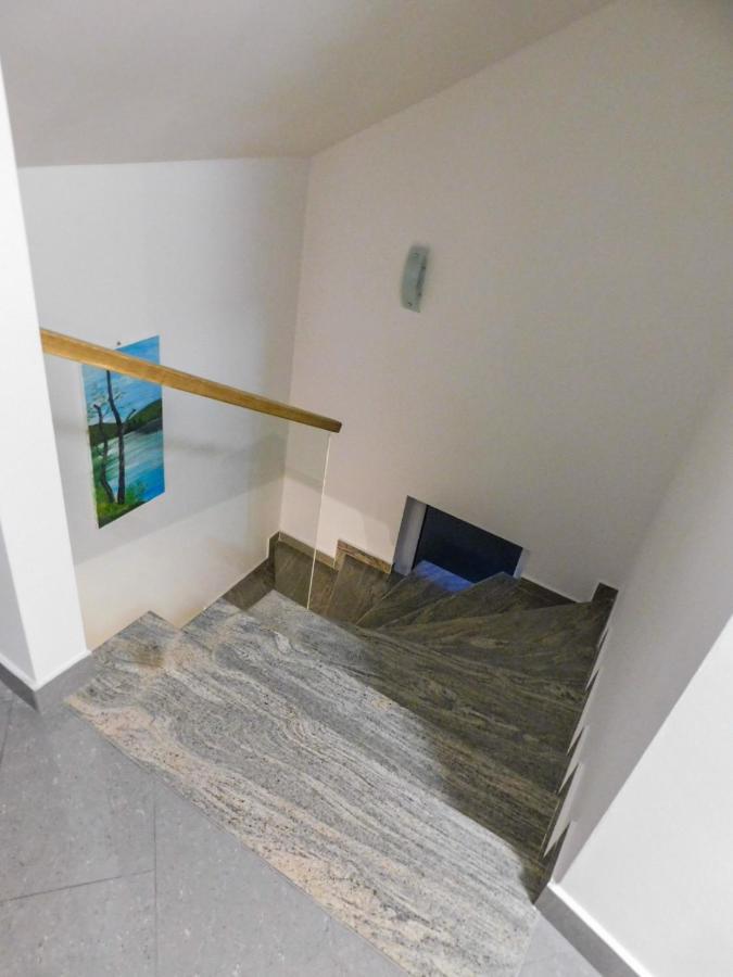Apartman Lara Otocac Exterior photo